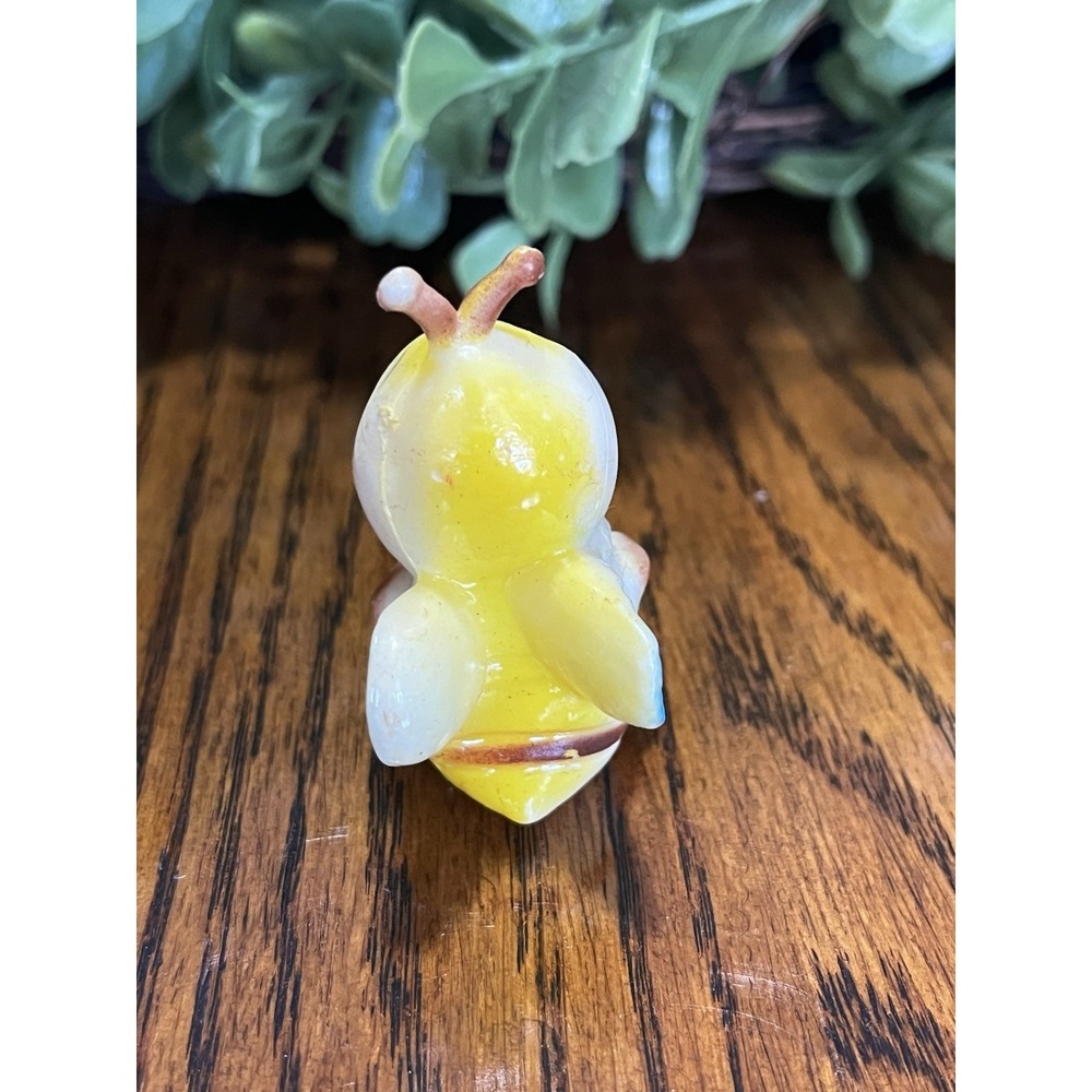 Vintage Anthropomorphic Bee Figurine Plastic Made in Hong Kong - Picture 3 of 6